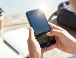 Review Kualitas Layar Smartphone Saat Digunakan Di Bawah Sinar Matahari Langsung Terik